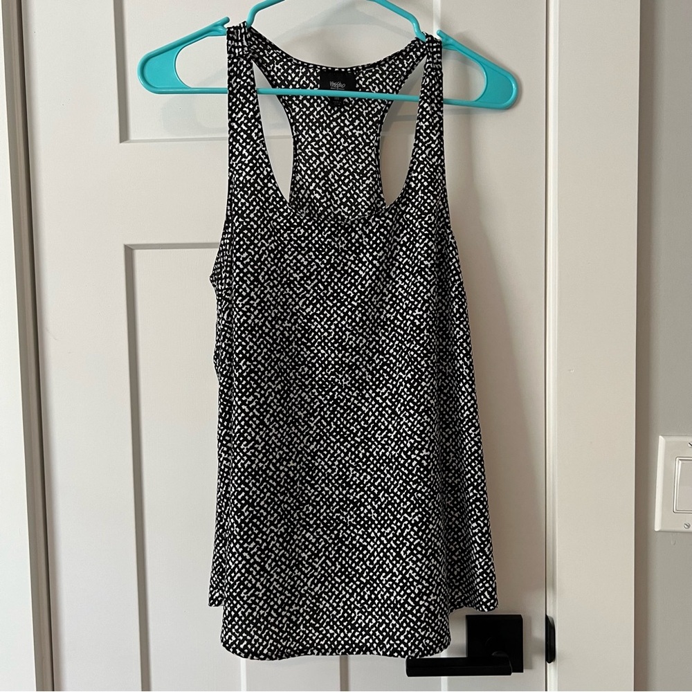 Black & White Geo Print Racerback Tank, M
